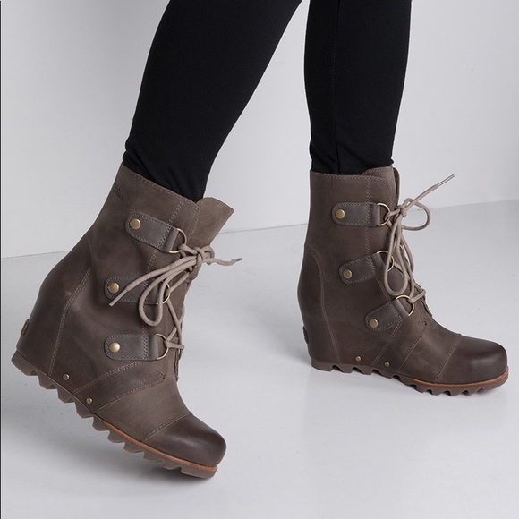 Sorel Shoes - Sorel Joan of Arctic Wedge Boots pre-loved